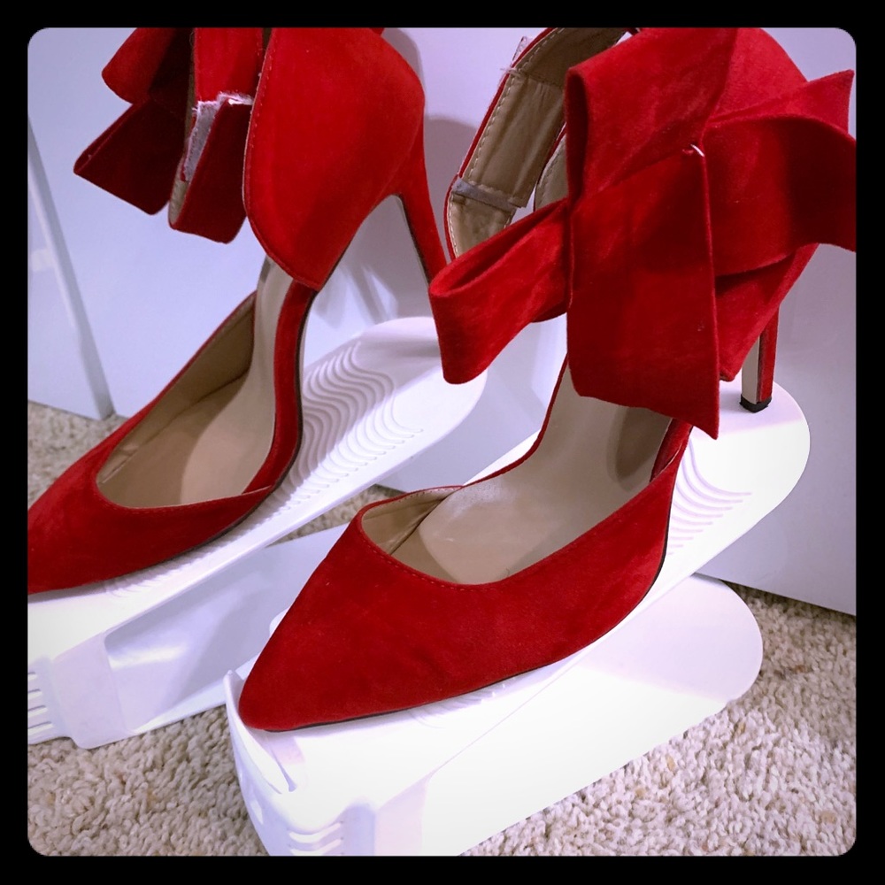 Red bow heels